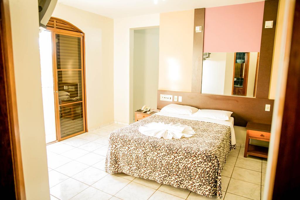 Piloes Palace Hotel Mineiros Room photo